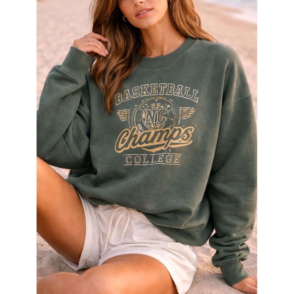 NWT Urban Outfitters NYC Retro Sweatshirt Size M/L Green Blue College Unisex